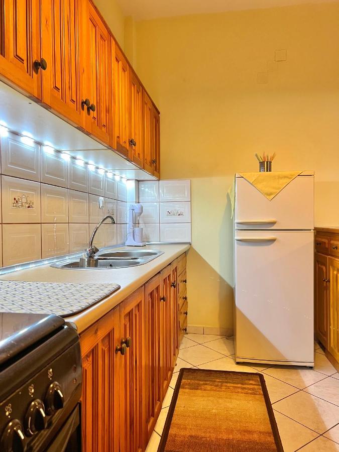 Village Apartment マラティアス エクステリア 写真