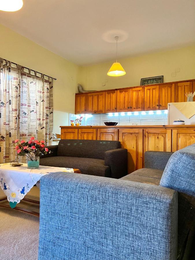 Village Apartment マラティアス エクステリア 写真