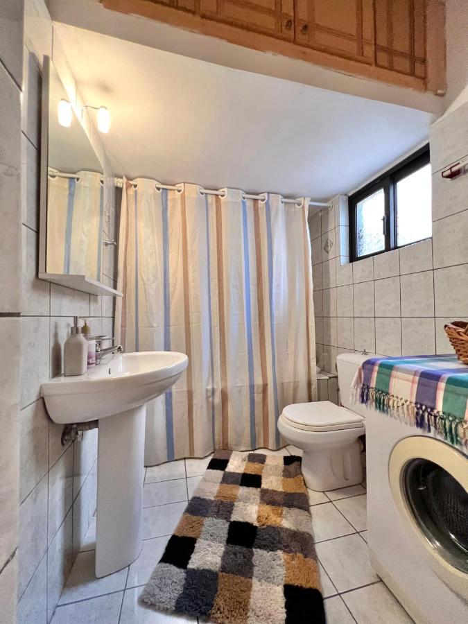 Village Apartment マラティアス エクステリア 写真